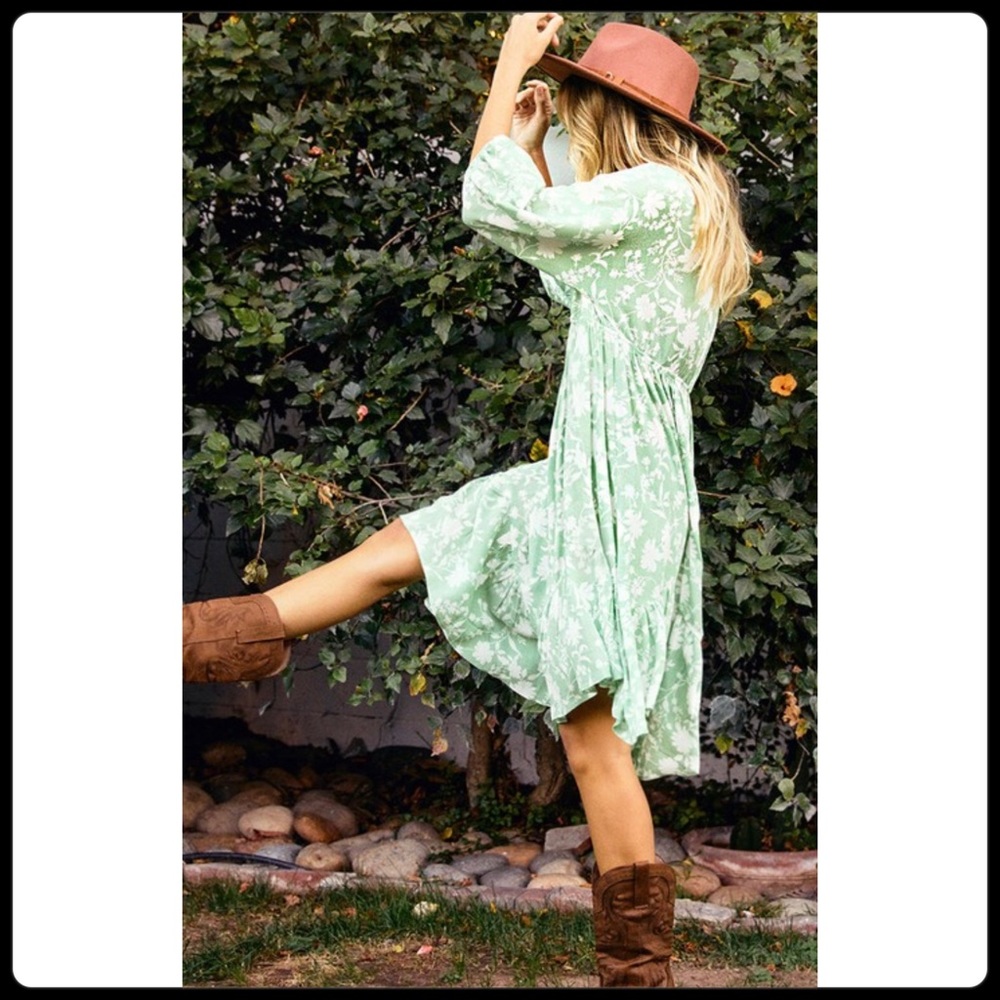 NWT! Sage Delight Boho Floral Midi Dress - Picture 3 of 9